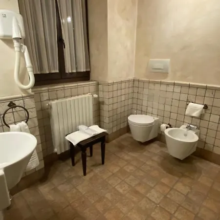 Relais Cascina Scottina * Cadeo