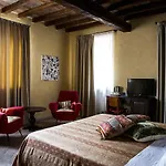 Relais Cascina Scottina Landhuis *